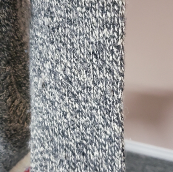 Roots cardigan, size small, gray, white and red - Picture 3 of 10